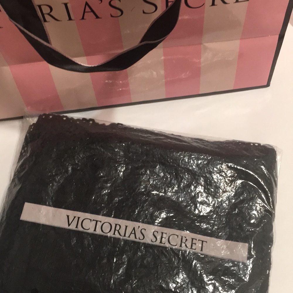 🖤VICTORIA’S SECRET💖BLACK LACE HALTER CHEMISE/THONG